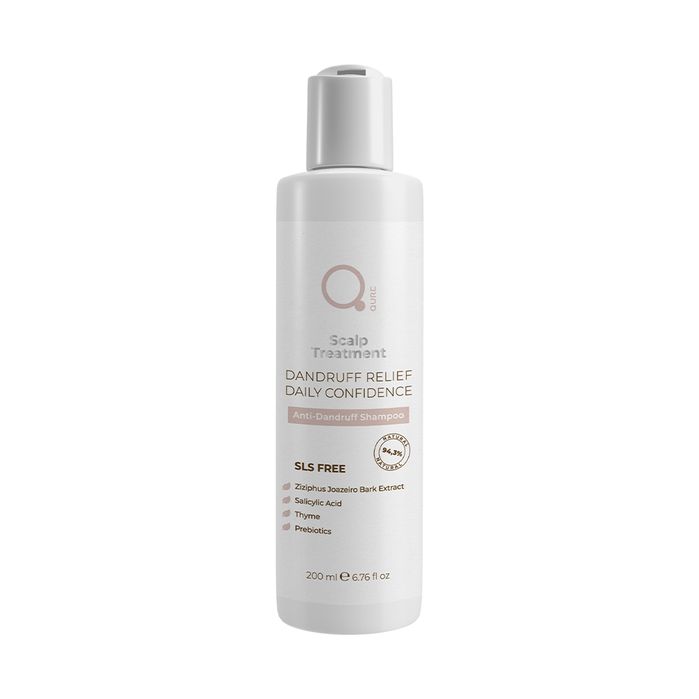 Anti Dandruff Shampoo 200ml SLS Free by Qure | Qure Anti Dandruff Shampoo 200ml for daily confidence | Qure Αντιπιτυριδικό Σαμπουάν 200ml για καθημερινή αυτοπεποίθηση SLS Free Anti Dandruff Shampoo bottle | SLS Free Αντιπιτυριδικό Σαμπουάν μπουκάλι Using Qure Anti Dandruff Shampoo | Χρήση Qure Αντιπιτυριδικού Σαμπουάν